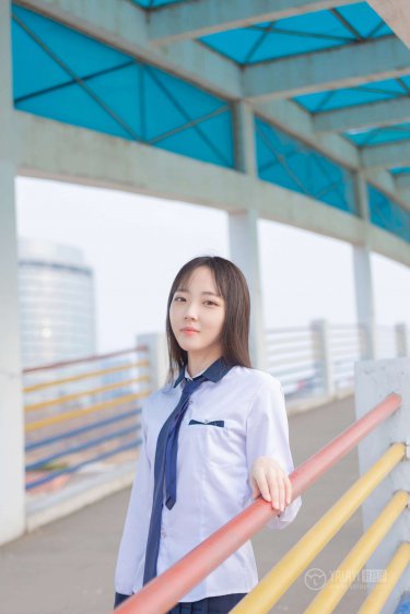 男的把J桶进女的屁股GIF动态